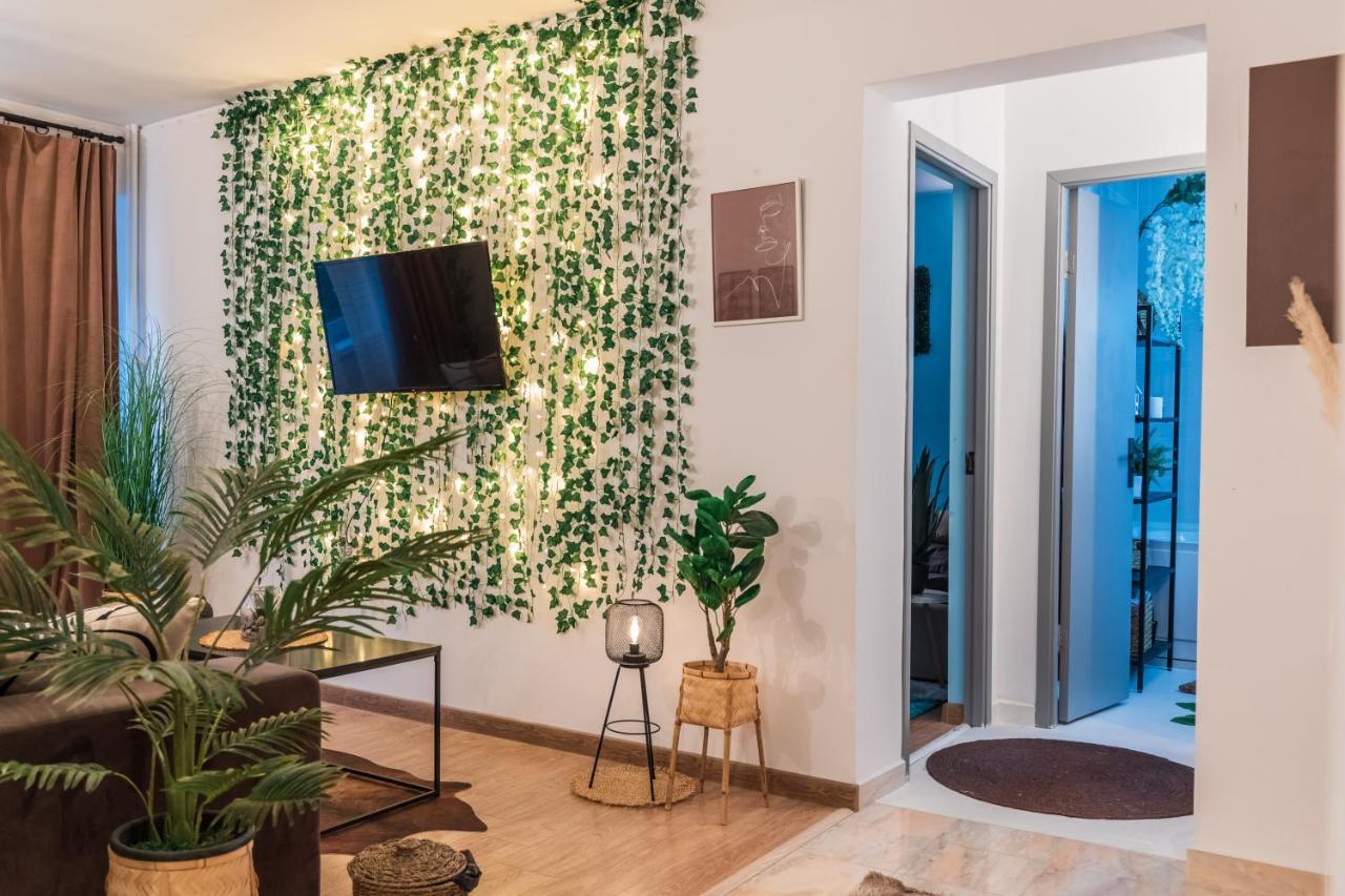 Jungle Apartment 15 Min Walk To Beach & Downtown Constanţa Exteriér fotografie