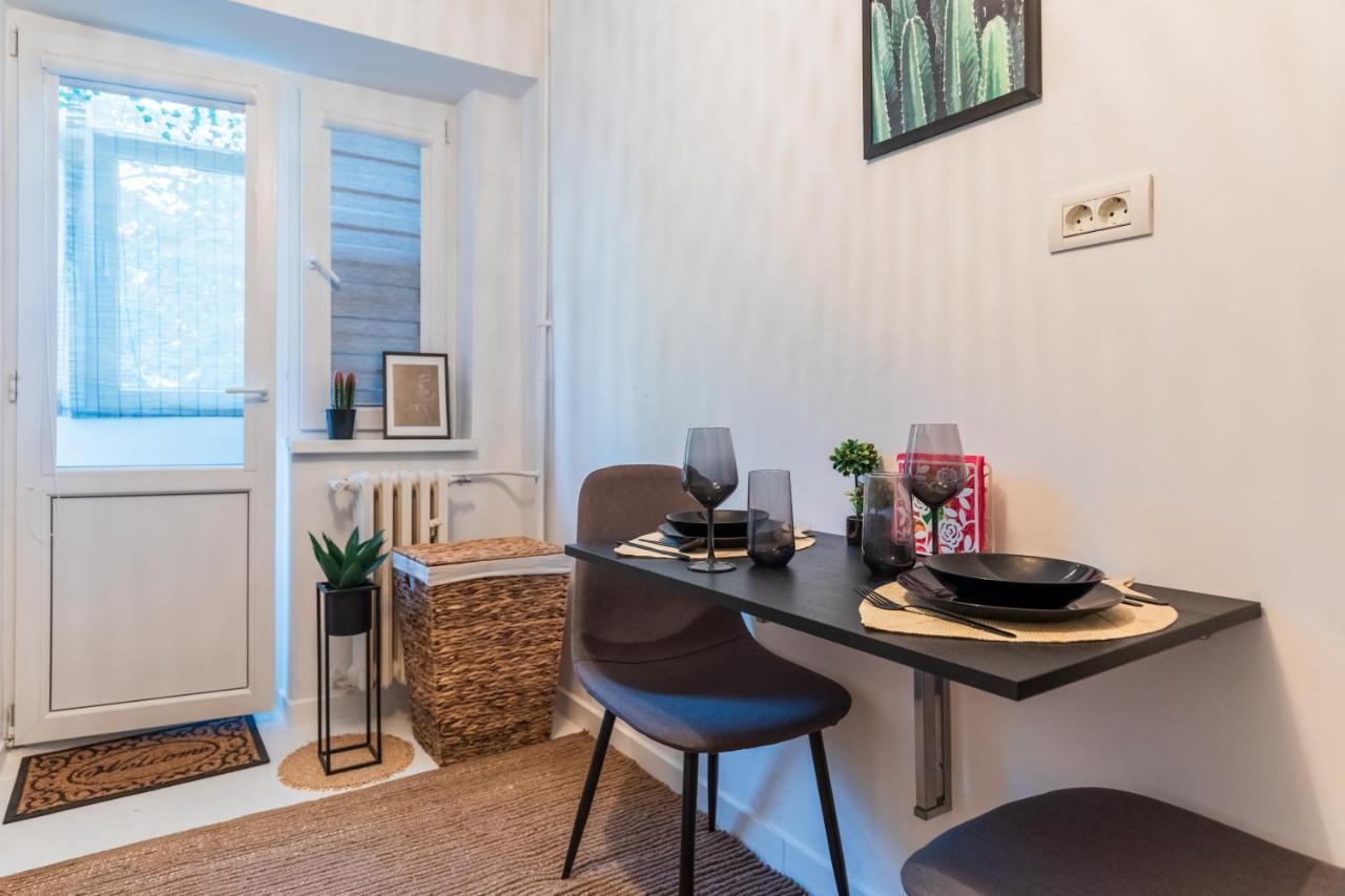 Jungle Apartment 15 Min Walk To Beach & Downtown Constanţa Exteriér fotografie